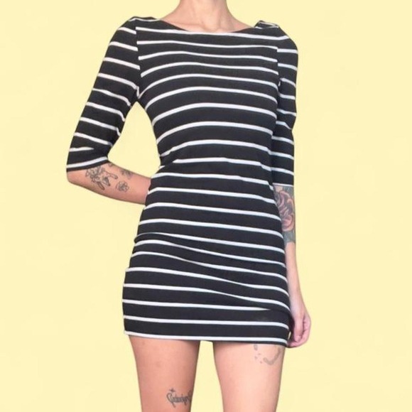 Dresses & Skirts - Black and white bodycon dress